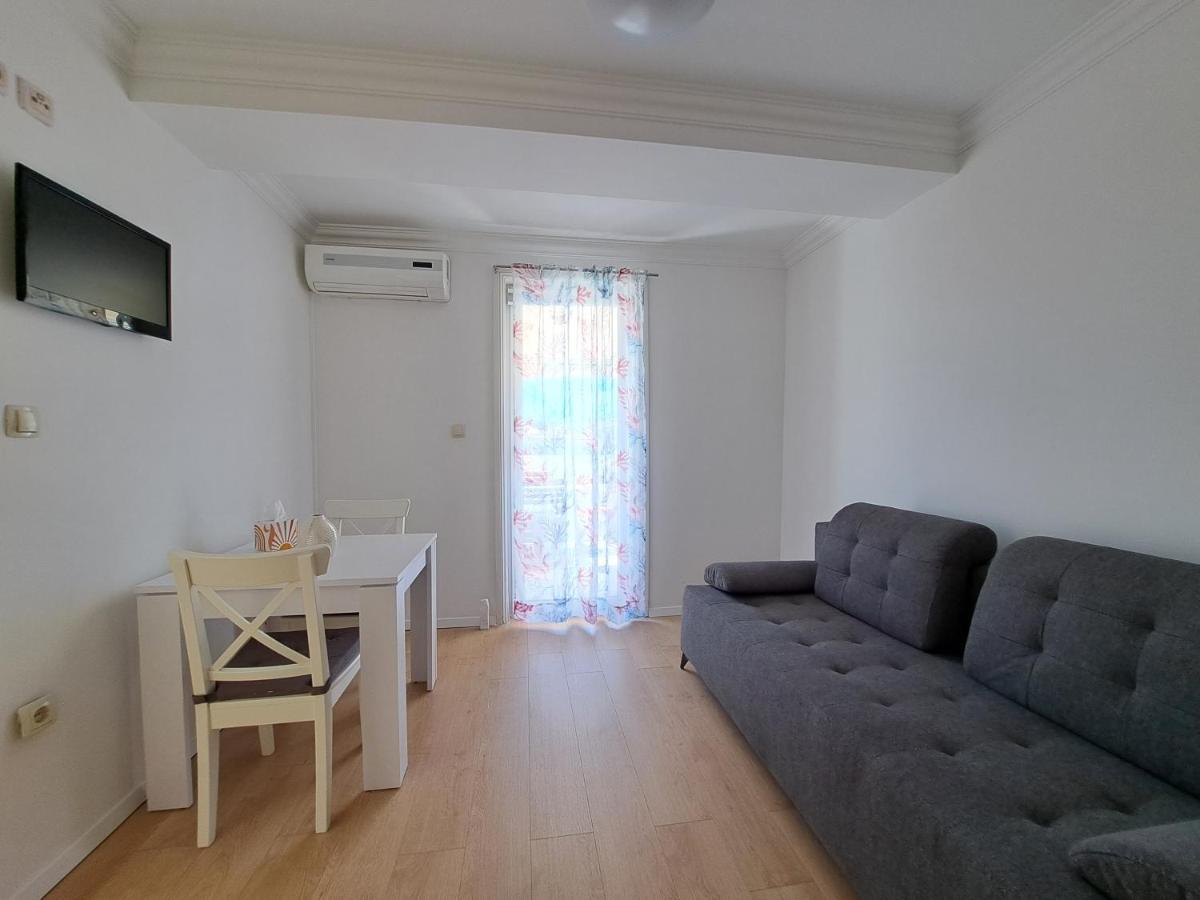 Guesthouse Emma ซาดาร์ ภายนอก รูปภาพ