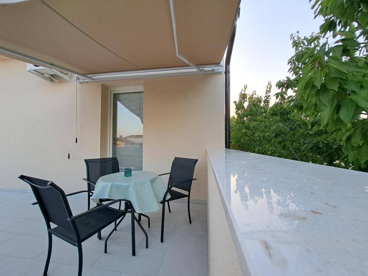 Guesthouse Emma ซาดาร์ ภายนอก รูปภาพ