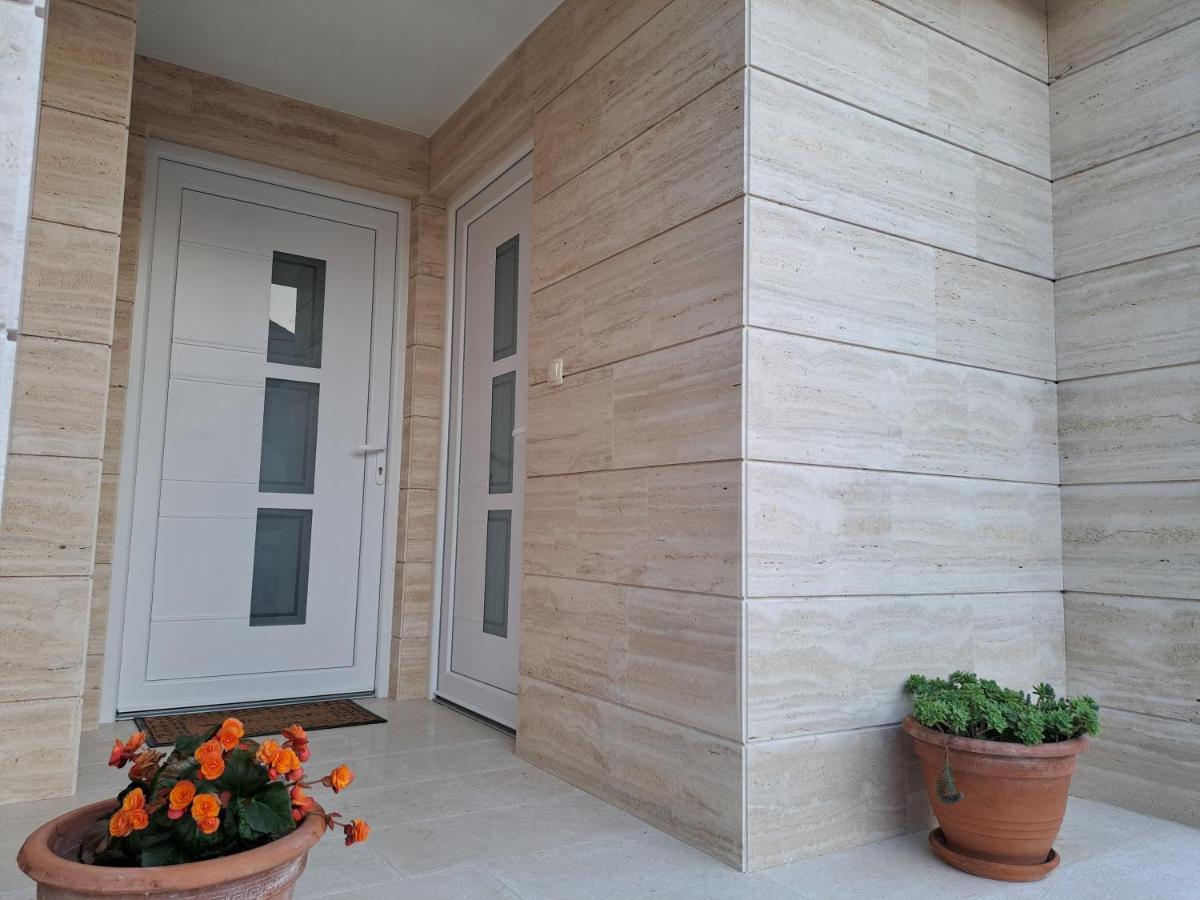 Guesthouse Emma ซาดาร์ ภายนอก รูปภาพ